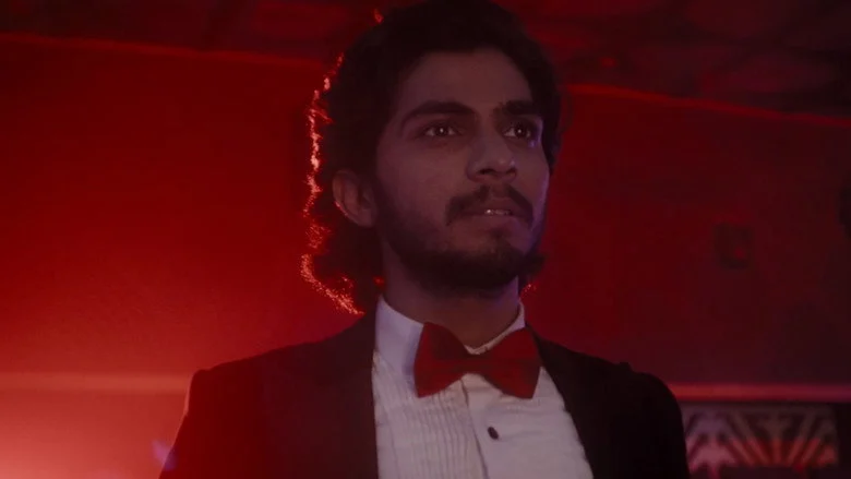 Mollywood Times - Coming-of-Age Structure Hinges on Art Versus Survival